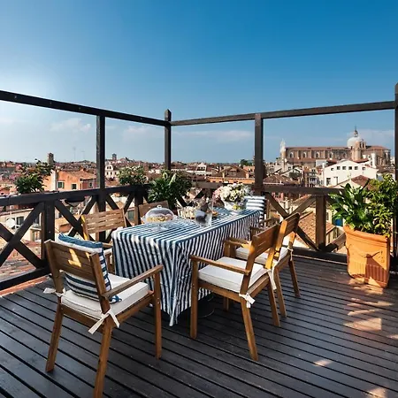 Penthouse With Rooftop Terrace And 360 Views Of - Venice5th Apartmán *