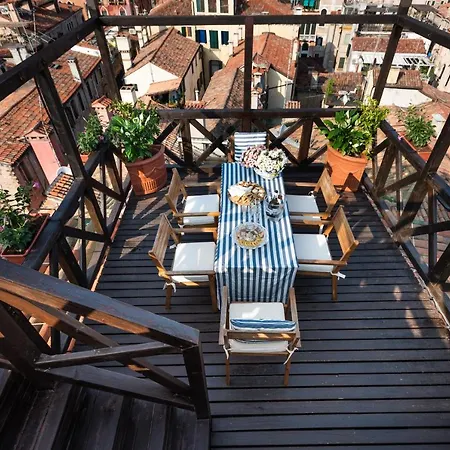 Penthouse With Rooftop Terrace And 360 Views Of - Venice5th *