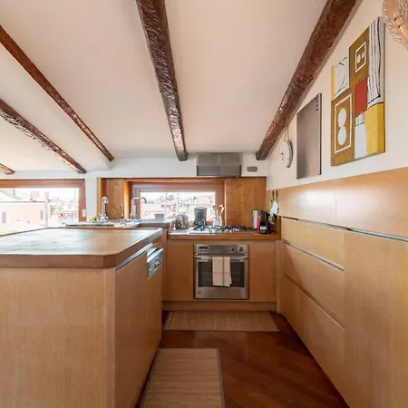 Penthouse With Rooftop Terrace And 360 Views Of - Venice5th *