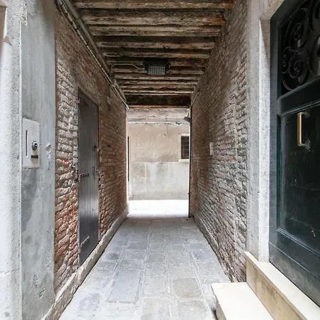 Penthouse With Rooftop Terrace And 360 Views Of - Venice5th Benátky