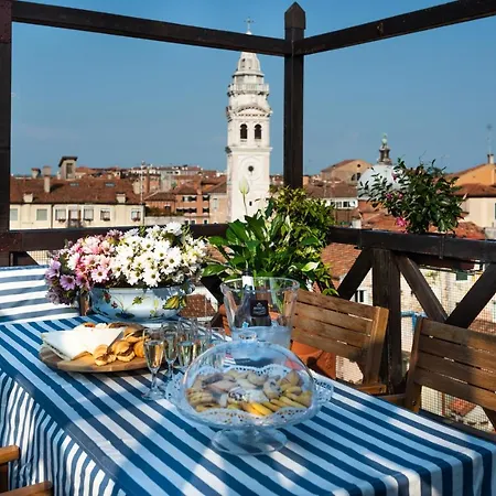 Penthouse With Rooftop Terrace And 360 Views Of - Venice5th Appartement