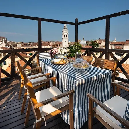 Penthouse With Rooftop Terrace And 360 Views Of - Venice5th Appartement